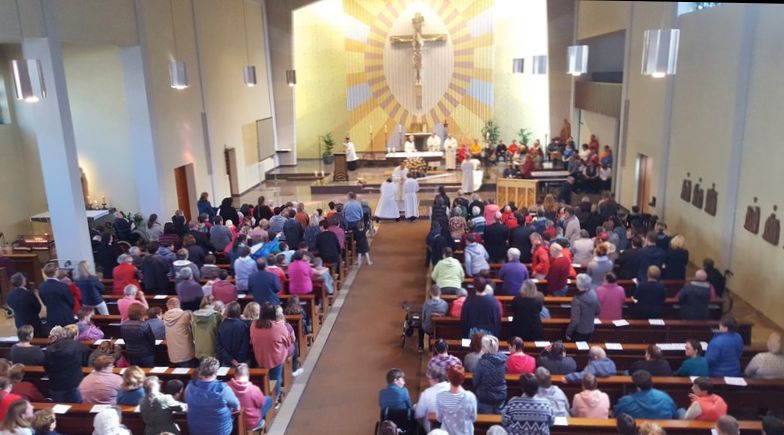 Die Gottesdienstgemeinde. Foto: Herz-Jesu-Haus Kühr