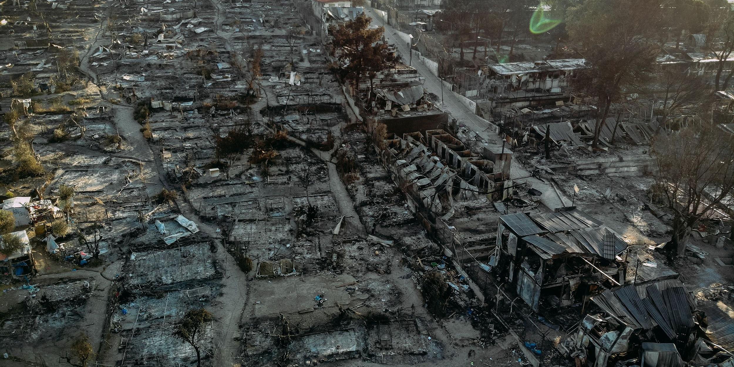 Das Camp nach dem Brand. Foto: Alea Horst