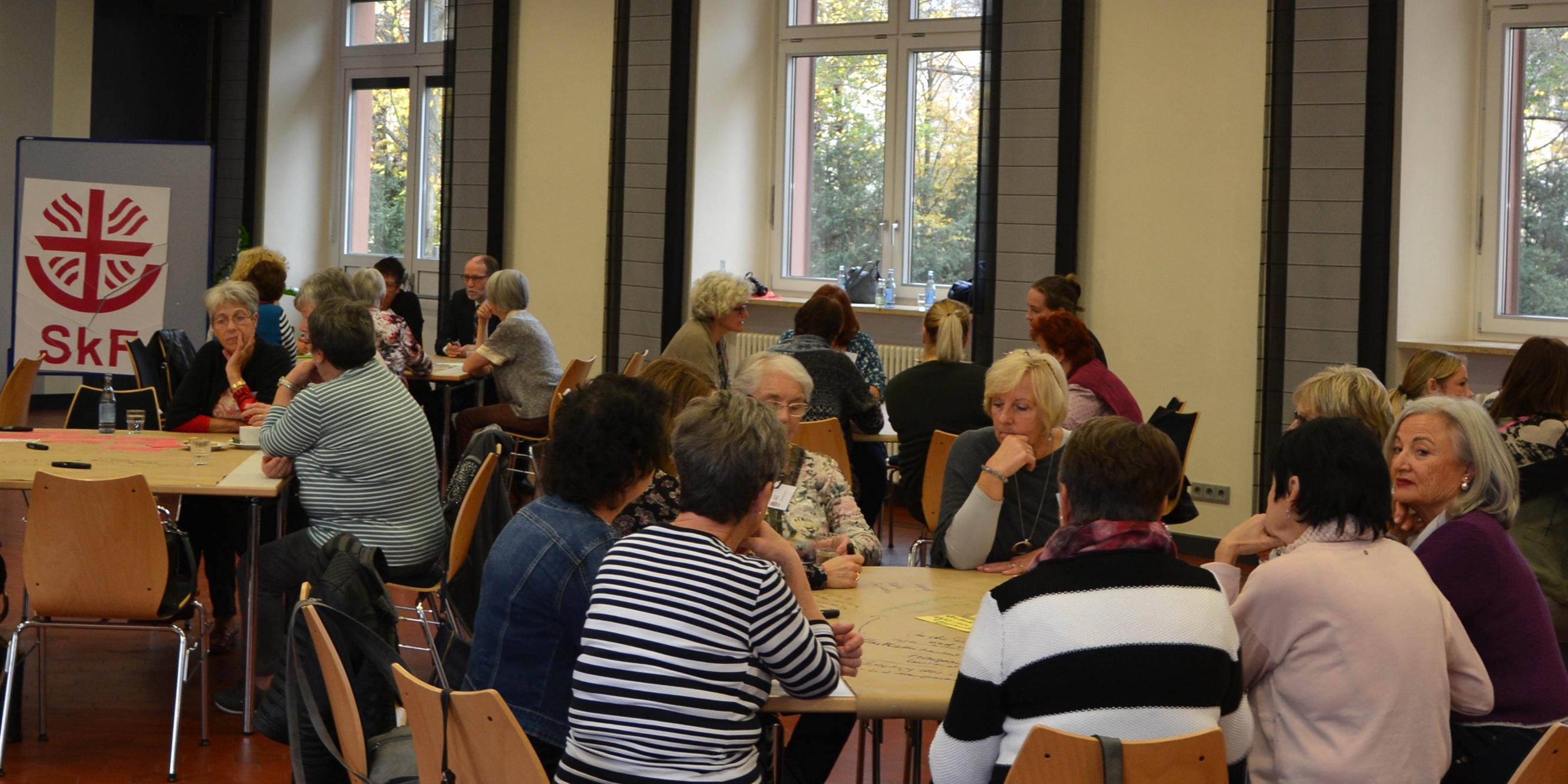Viele grundlegende Fragen werden in den Workshop-Runden aufgeworfen