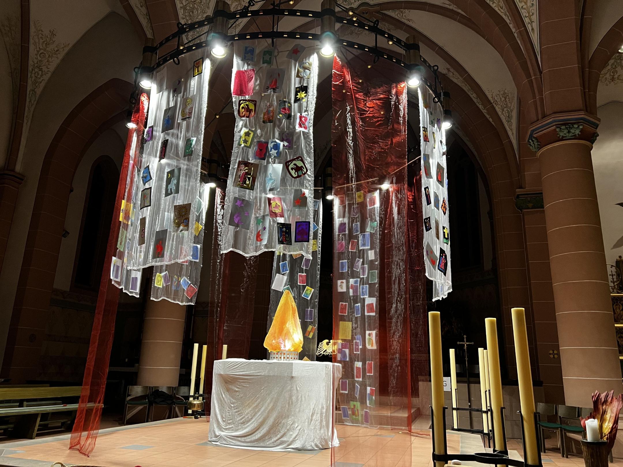 Die 'größte Laterne der Welt' wird auch während der diesjährigen Martinswoche die Kirche St. Michael in Wemmetsweiler beleuchten. Foto: Finkler/PG