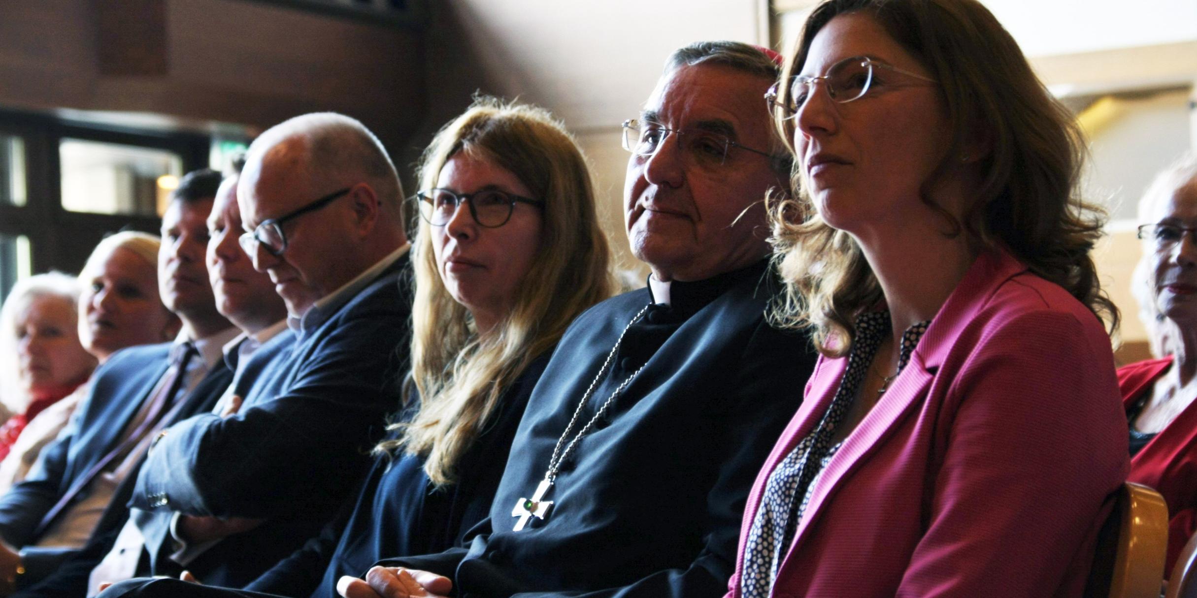 Weihbischof Franz Josef Gebert, Ministerin Sabine Bätzing-Lichtenthäler (rechts) und Dr. Martina Messan, Referentin des Caritasverbands für die Diözese Trier.