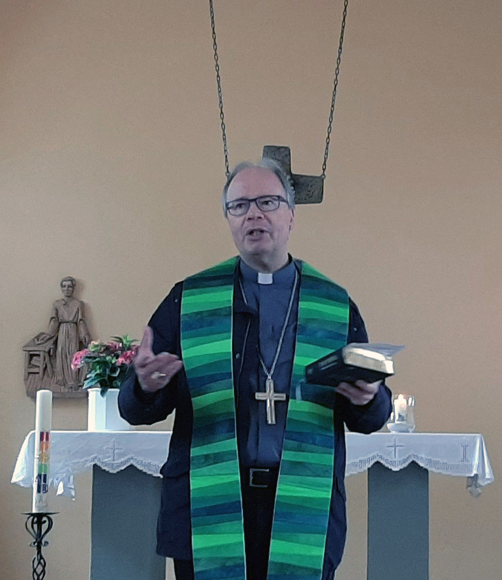 Bischof Stephan Ackermann beim abschließenden Schöpfungsgottesdienst in der Nationalparkkirche, der Kapelle St. Josef in Muhl.