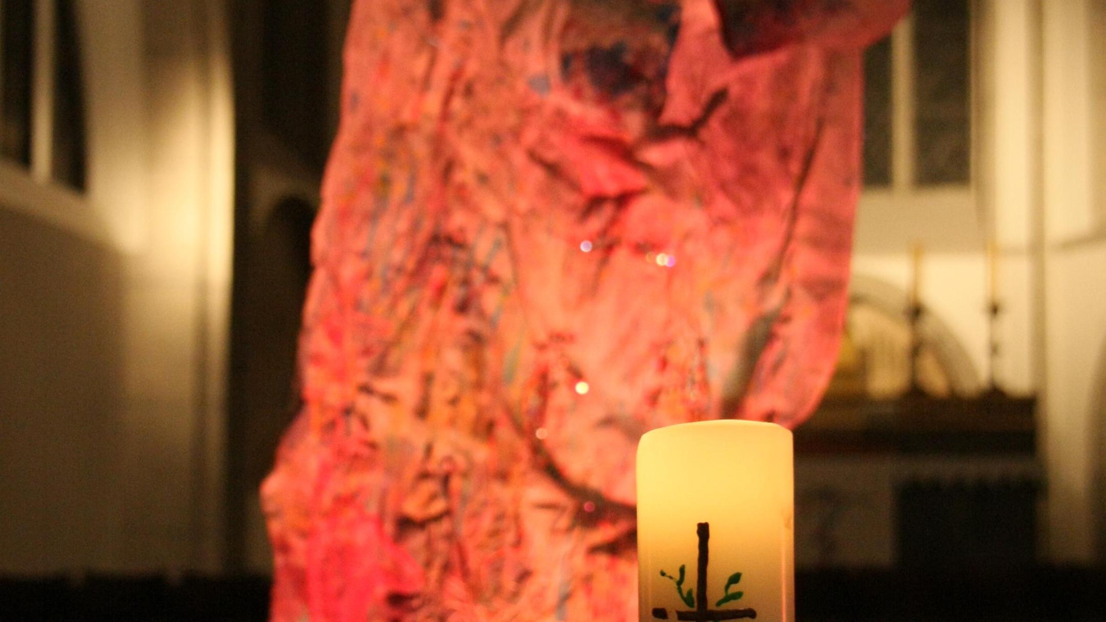 Ausstellung 'Mein letztes Hemd' in der Citykirche - Konfrontation mit der eigenen Endlichkeit