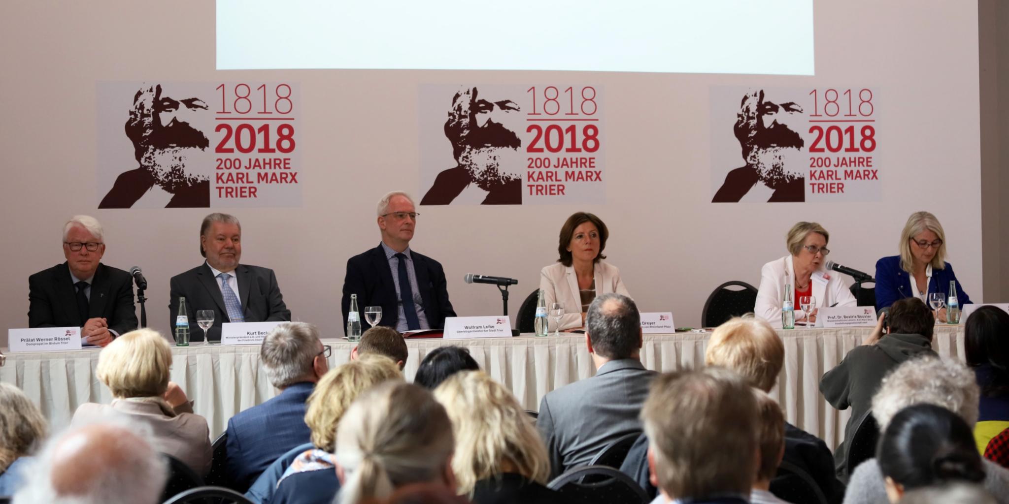 Vertreter aus Politik, Kunst und Kirche informieren über das Programm