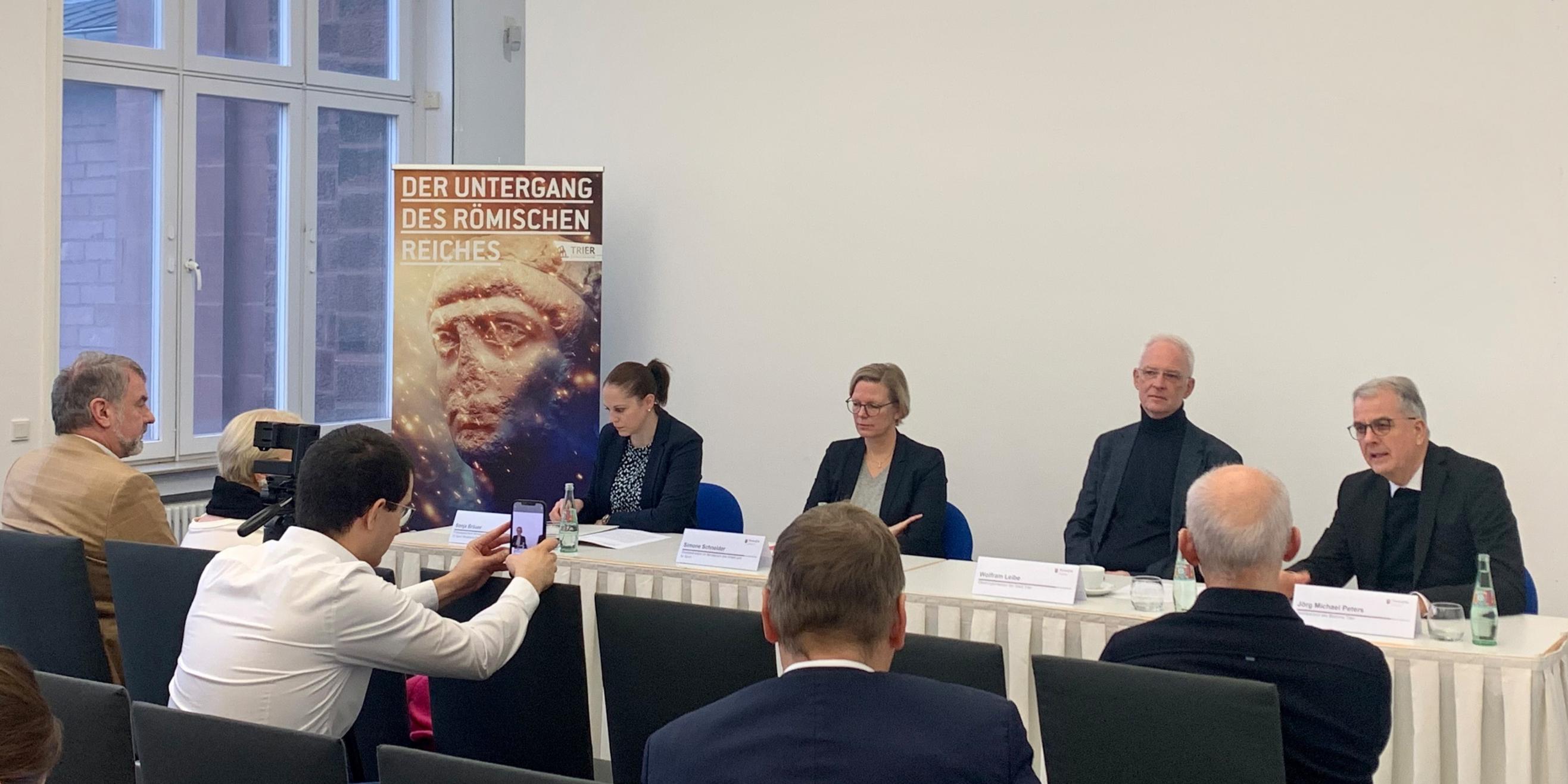 Pressekonferenz zum Abschluss der Ausstellung im Museum am Dom (Foto: Anna Hoppe)