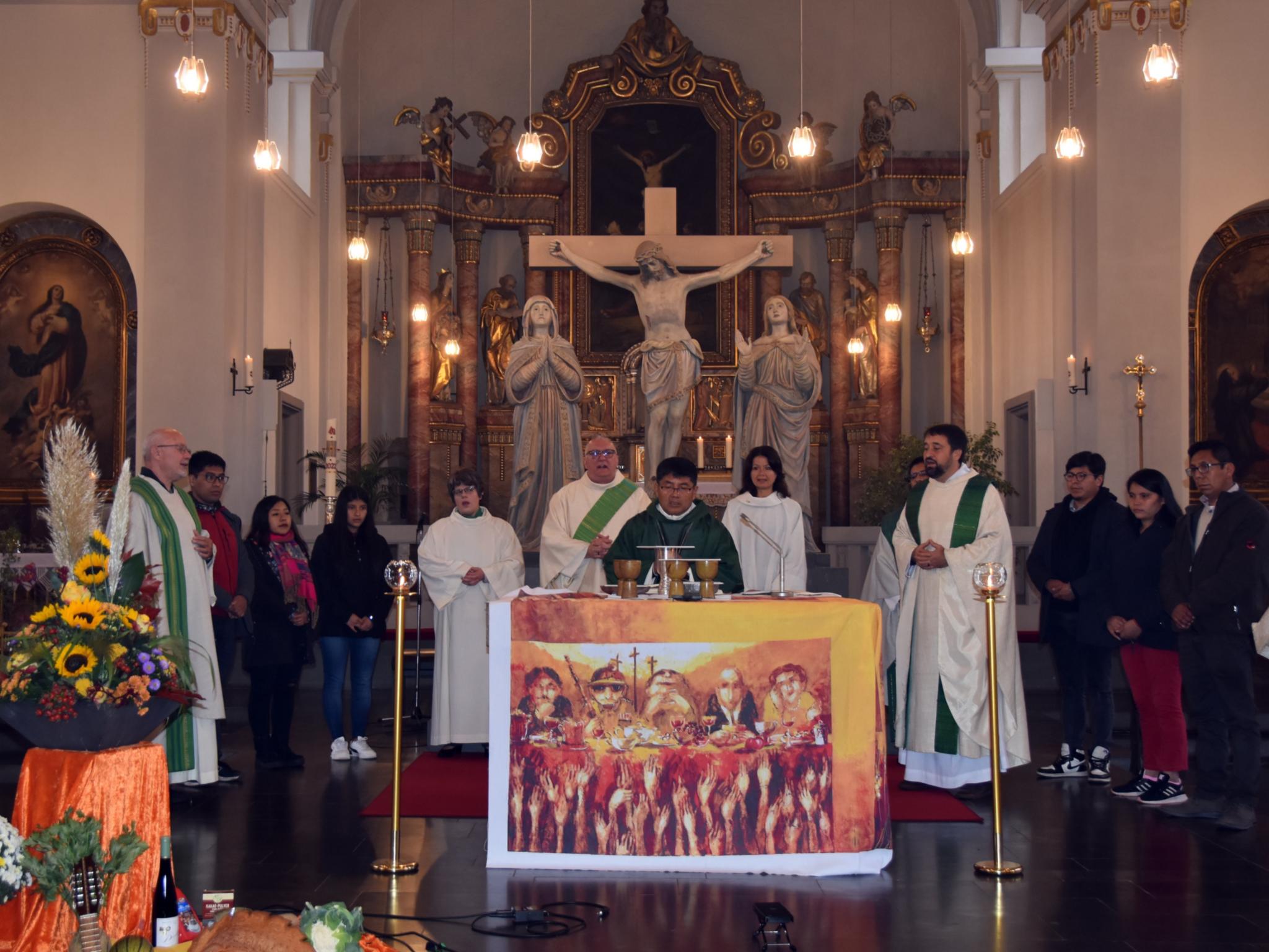 Hauptzelebrant Bischof Jorge Herbas während des Gottesdienstes in Völklingen Bidlquelle: Ute Kirch/Bistum Trier
