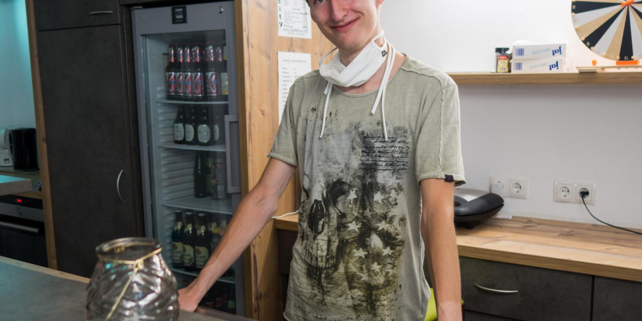 Sebastian Pohlmann an seinem Arbeitsplatz im Kolpinghaus
