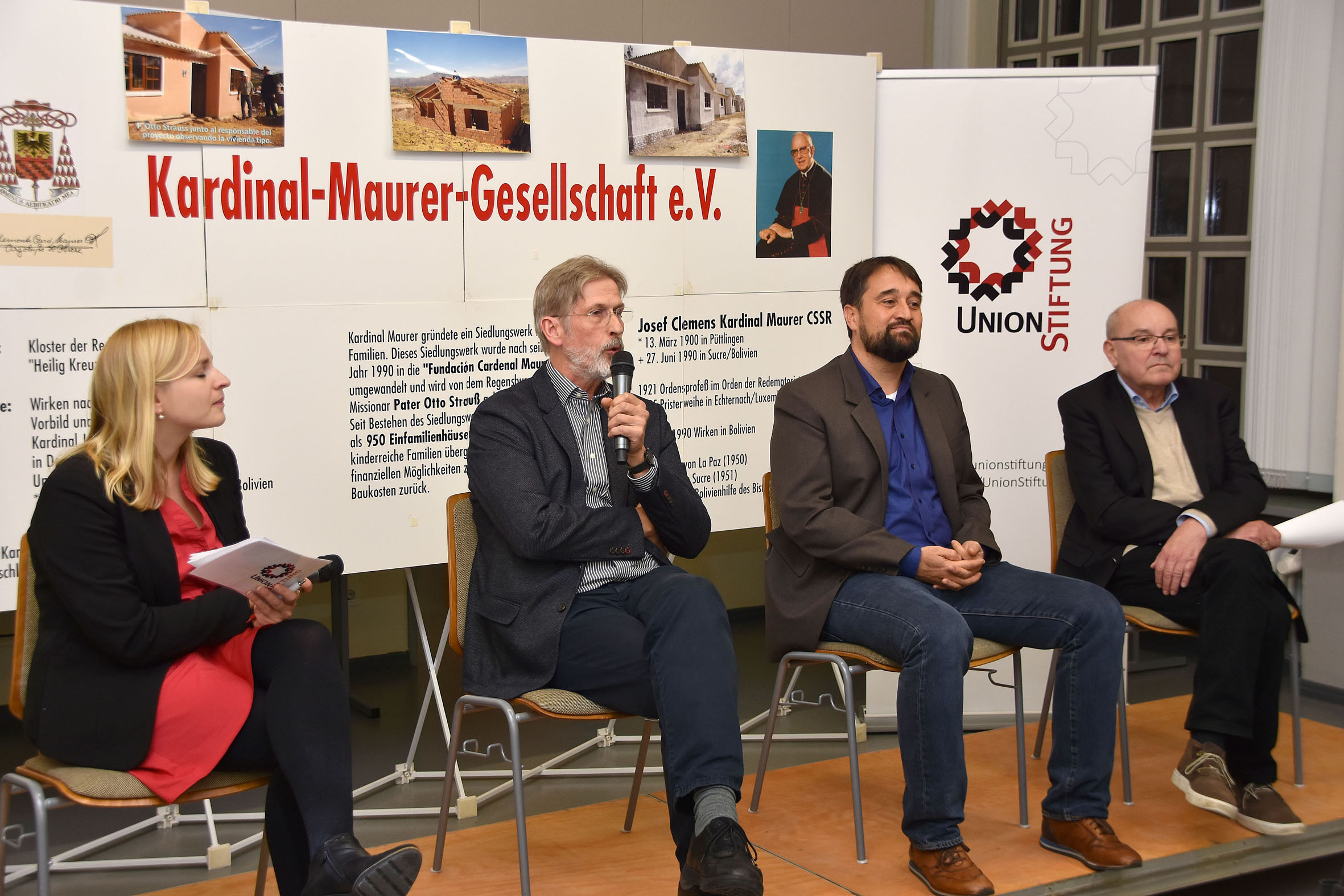 vlnr: Moderatorin Nelly Theobald, Ludwig Kuhn, Dr. Michael Meyer, Dr. Anton Markmiller (Foto: Hans Georg Schneider)