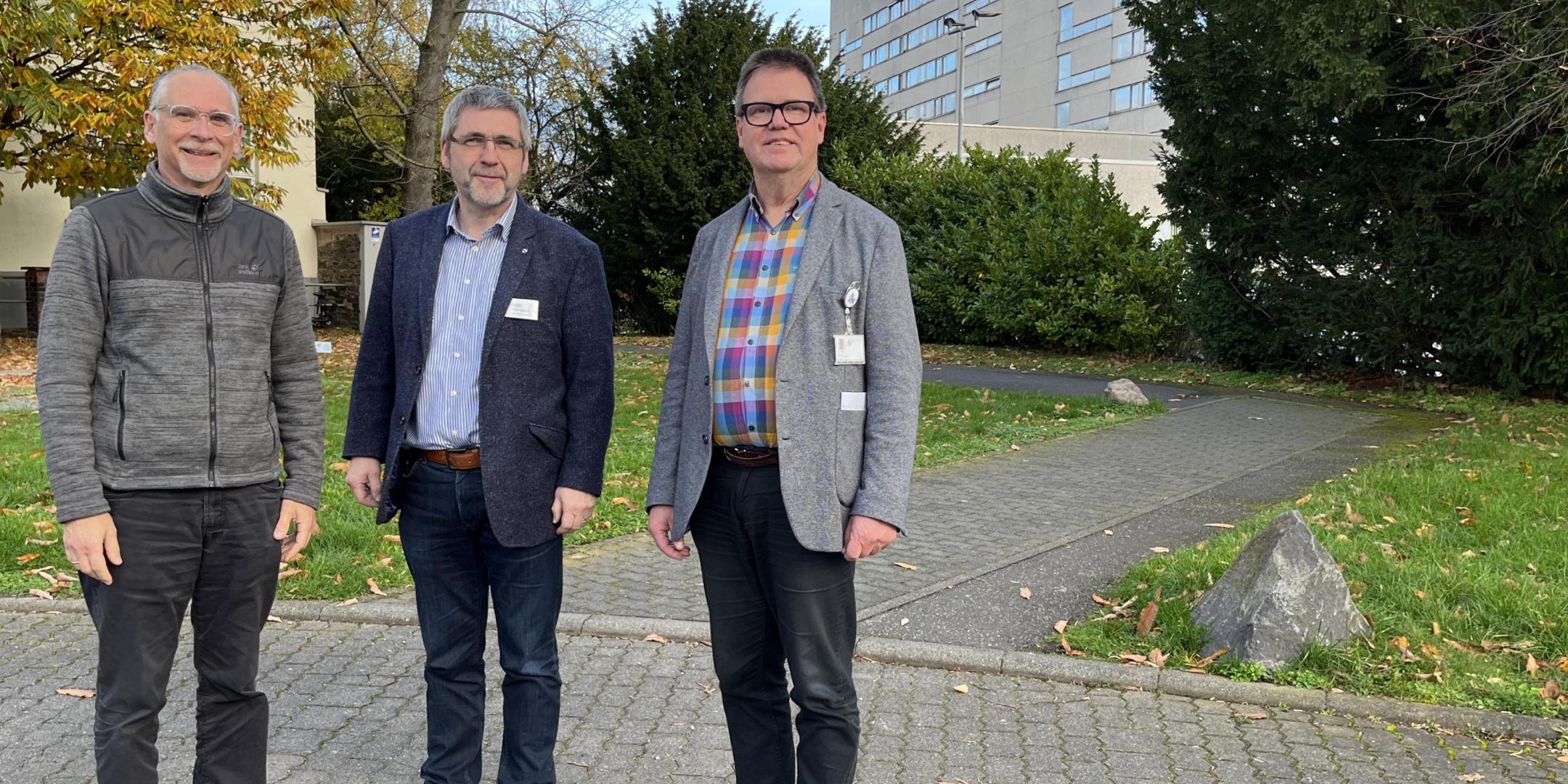 Ein Teil des Teams der ökumenischen Rufbereitschaft: Martin Pietsch, Peter Egenolf und Felix Tölle (v. links). Foto: Bistum Trier/Julia Fröder