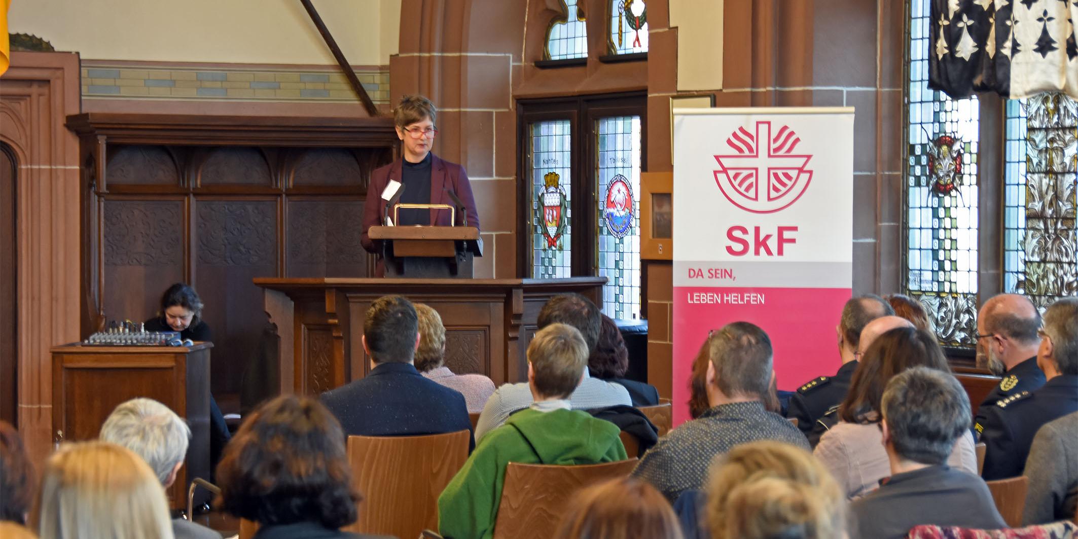 Die Leiterin der Beratungs- und Interventionsstelle für die Opfer häuslicher Gewalt, Christine Theisen vom SKF