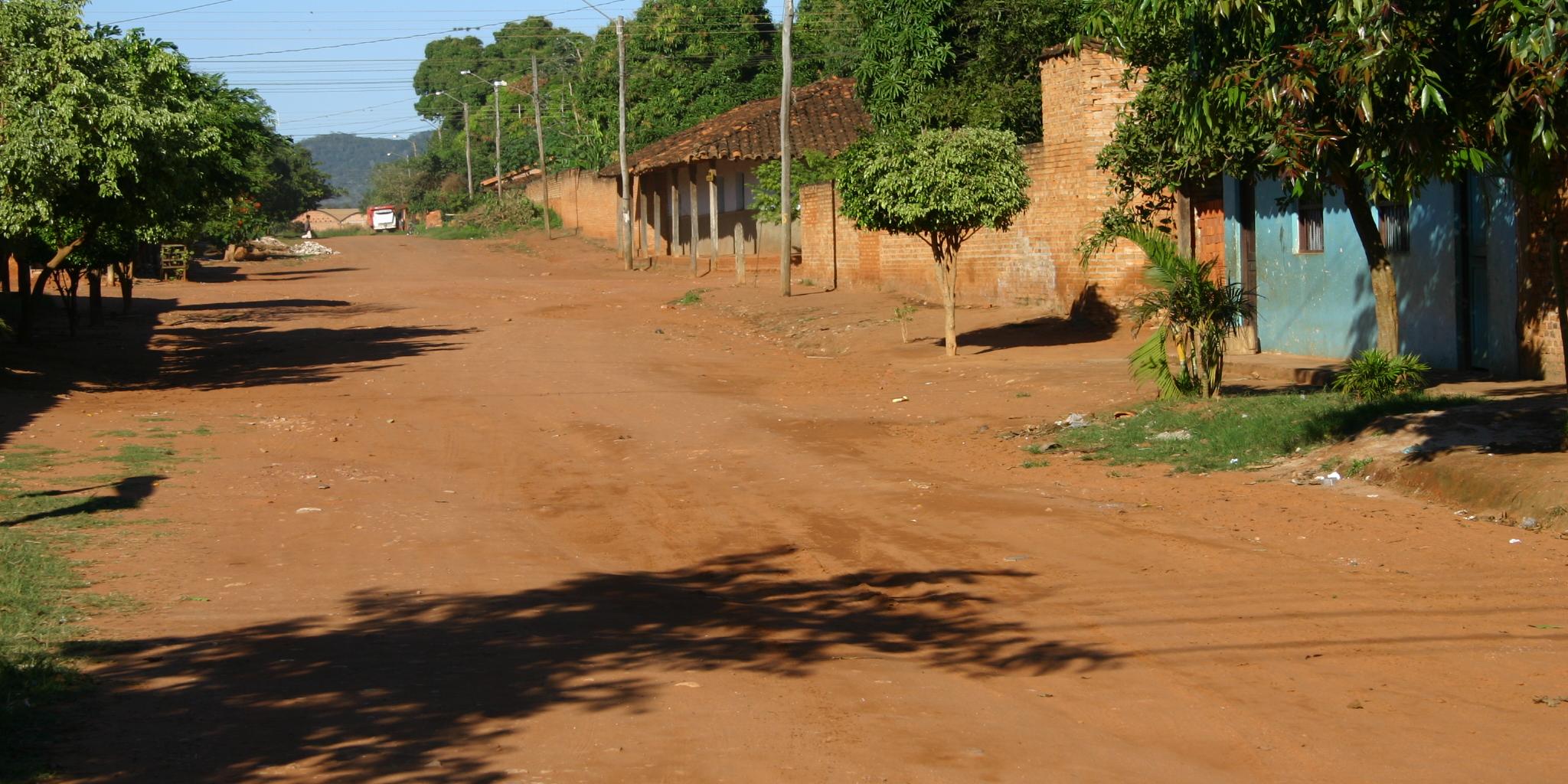 Eine Straße in San Ignacio de Velasco (Departamento de Santa Cruz) im Osten Boliviens.