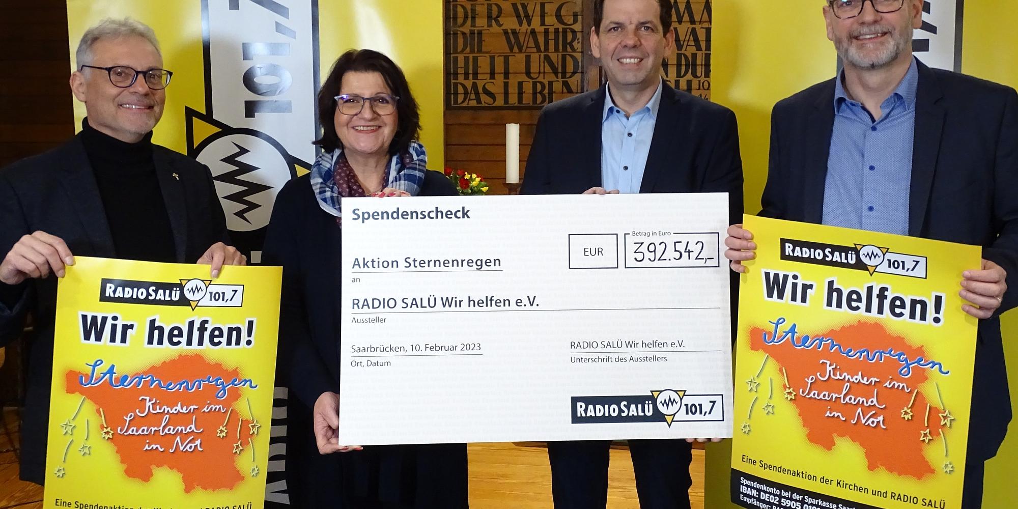 Pfarrer Wolfgang Glitt, Caritasdirektor Frank Kettern, Staatssekretärin Bettina Altesleben, Geschäftsfürer Michael Mezödi. (vlnr.) (Foto: Radio Salü)