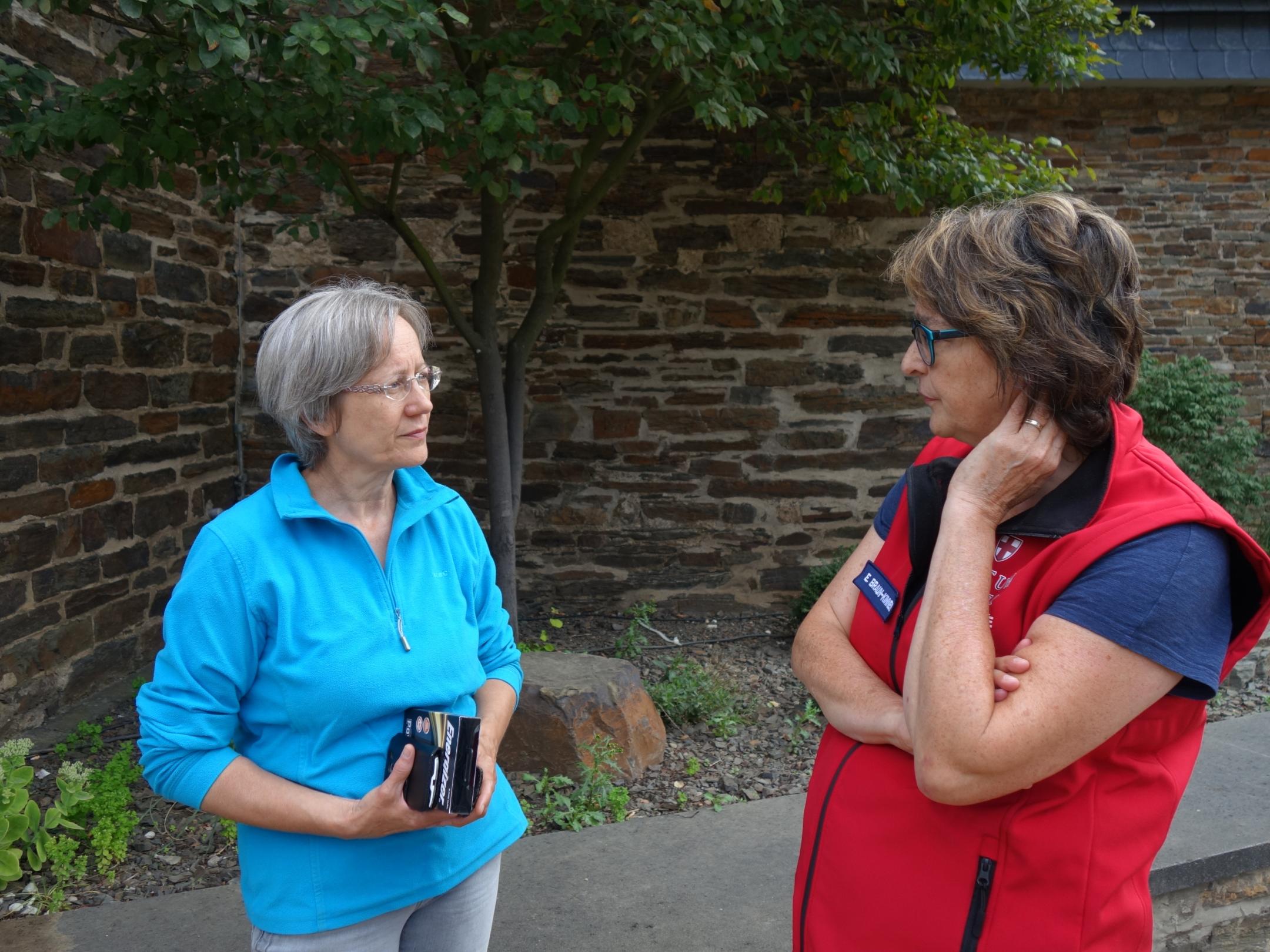 Sprechen sich ab: Gemeindereferentin Martina Gilles (links) und Esther Braun-Kinnen.