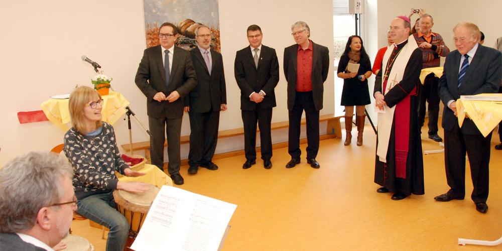 Die Segensfeier beginnt mit einem gemeinsamen Lied