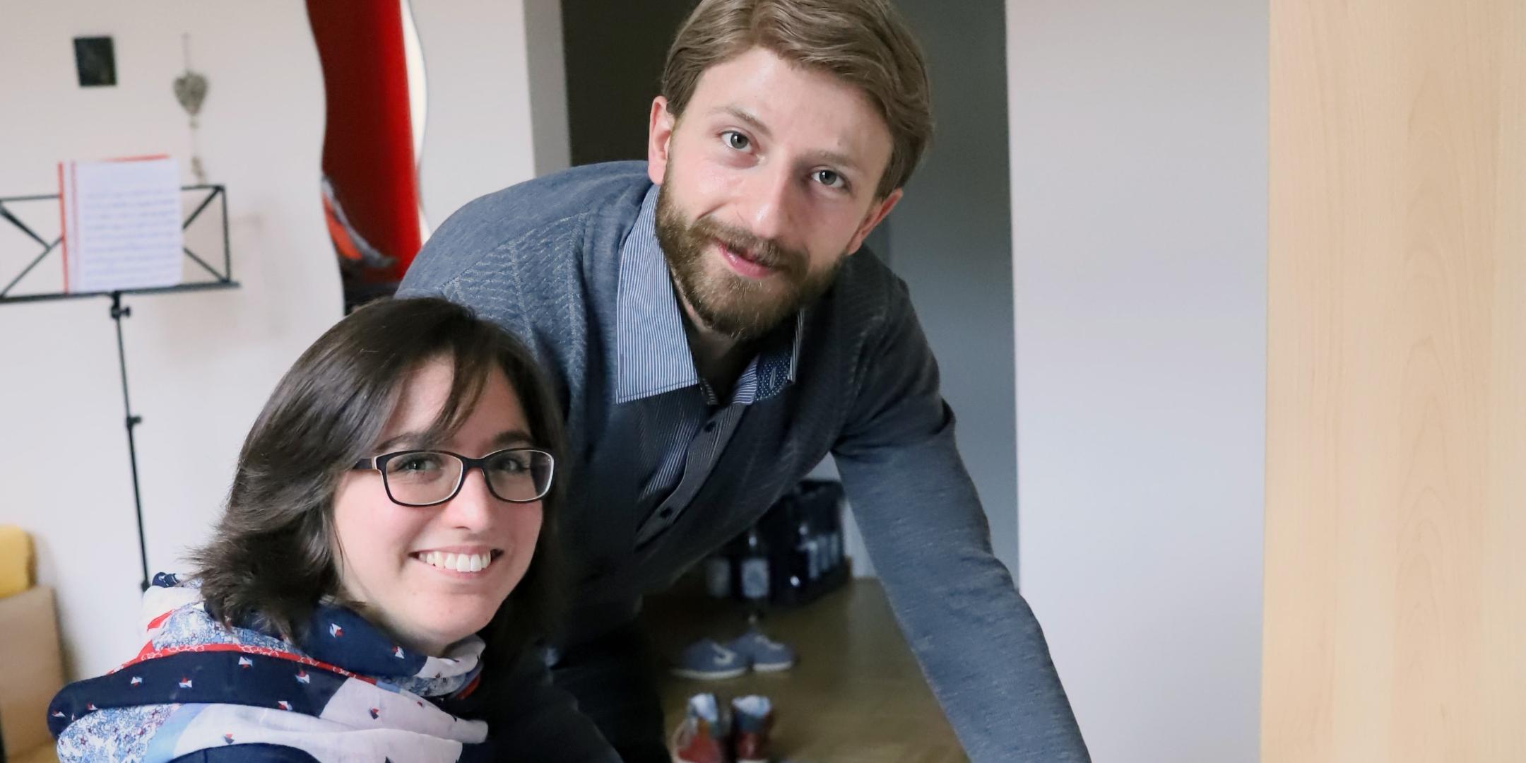 Sina Bayer und Garo Garabet lernen gemeinsam.