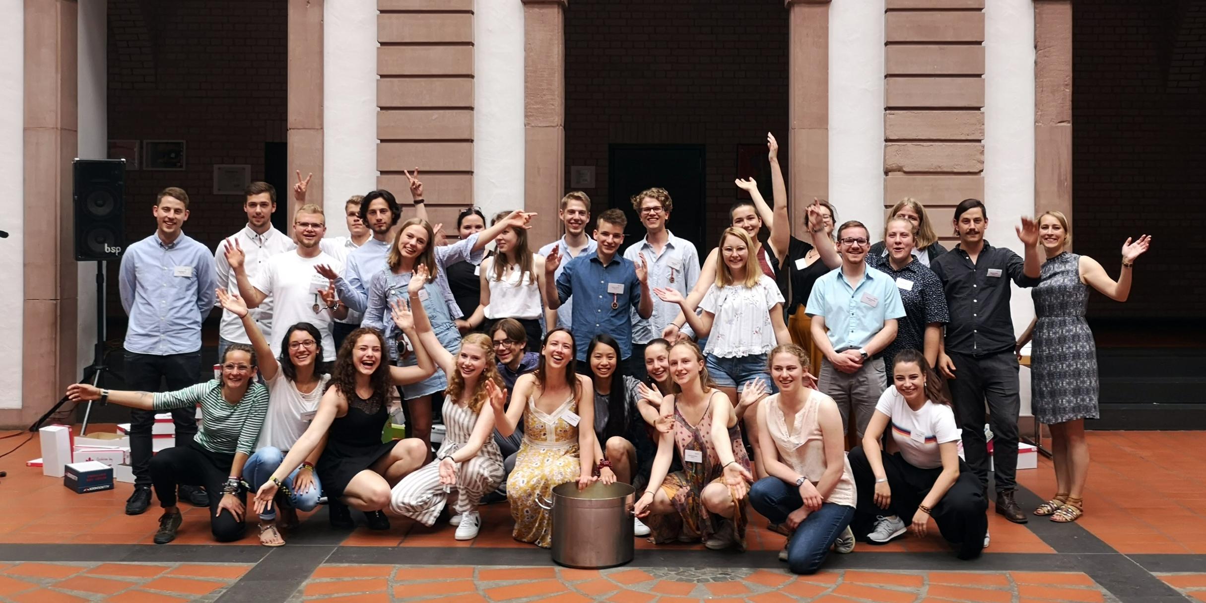 Die Freiwilligen im Angela-Merici-Gymnasium bei der Abschiedsfeier