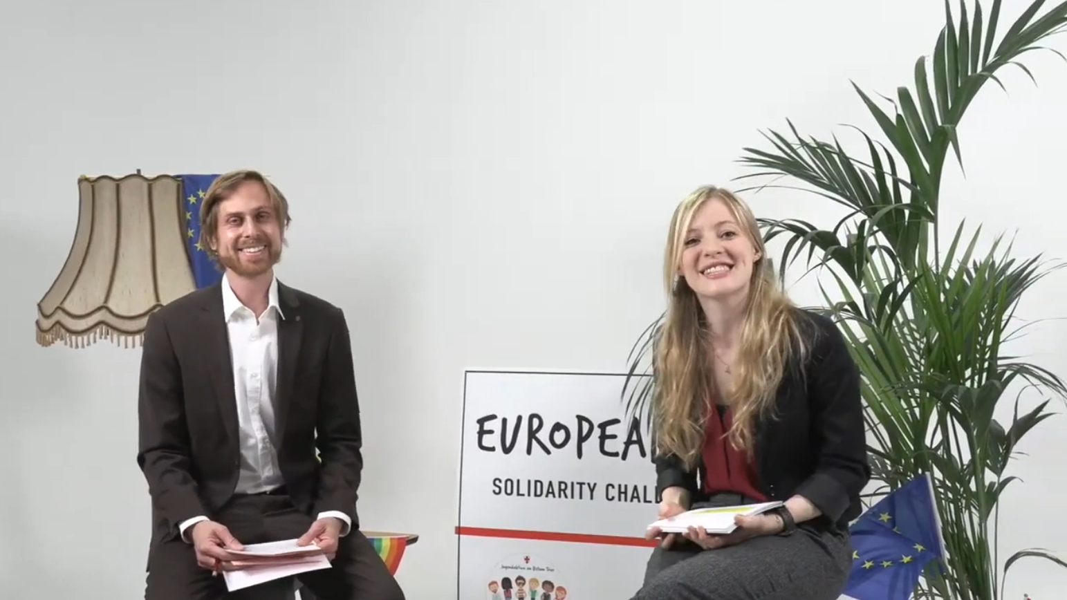 Daniel Steiger (Katholische Erwachsenenbildung Koblenz) und Caroline Lauhoff (Caritas international) während der Moderation.