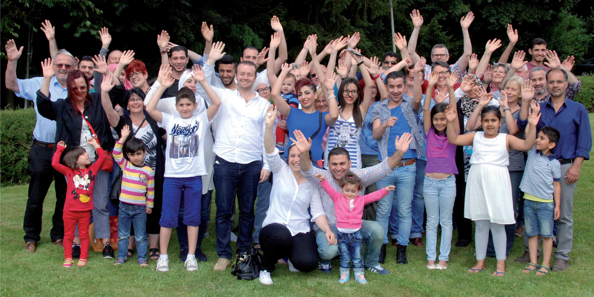 Die Flüchtlingsinitiative der Pfarreiengemeinschaft Riegelsberg-Köllerbach und der Pastorale Raum Völklingen veranstalten in Zusammenarbeit mit dem Caritasverband für Saarbrücken und Umgebung e.V. die Interkulturelle Begegnung. Das Foto zeigt das Sommerfest von 2016. Foto: Hans-Georg Schneider