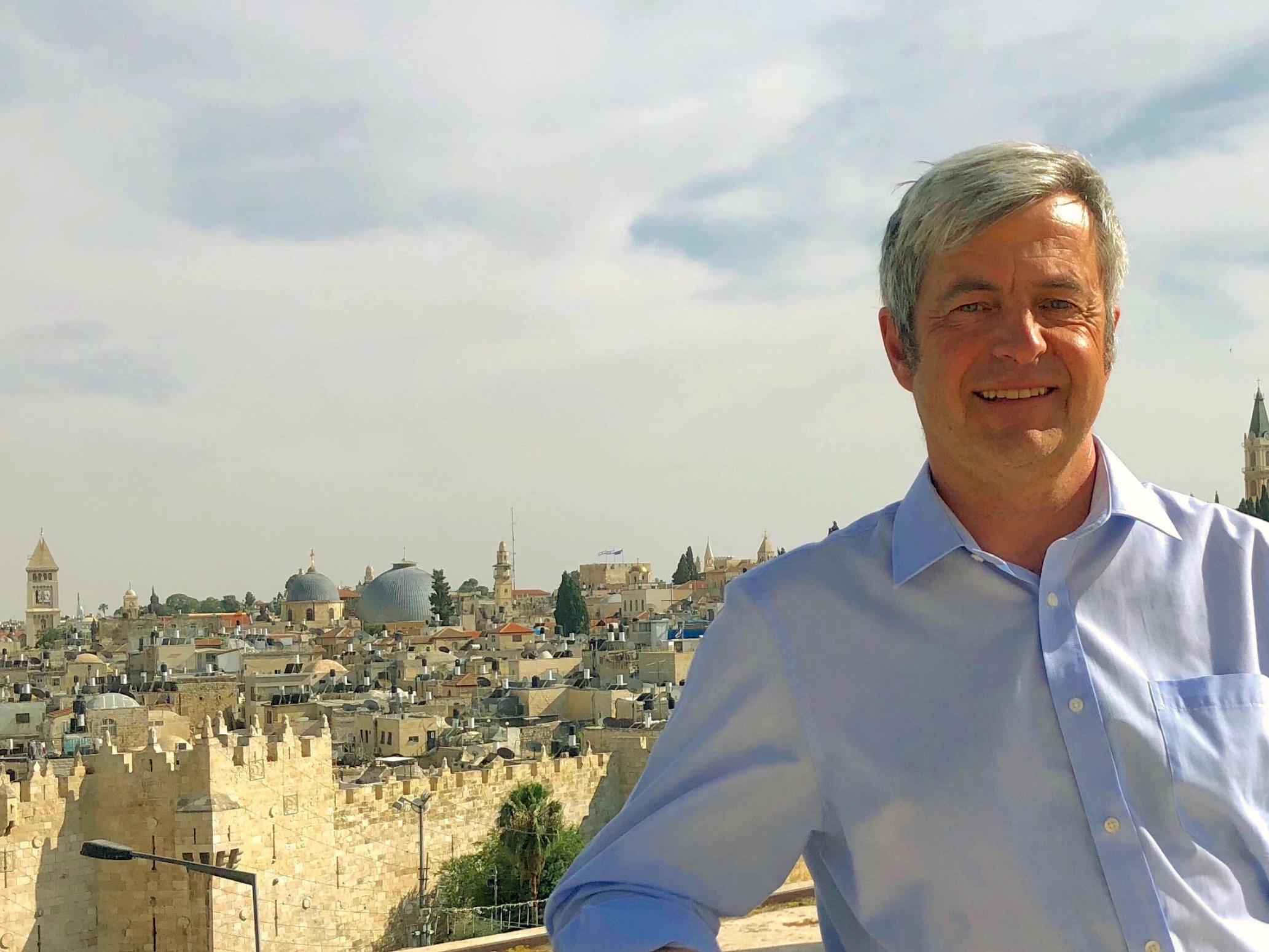 Monsignore Stephan Wahl - über den Dächern von Jerusalem.