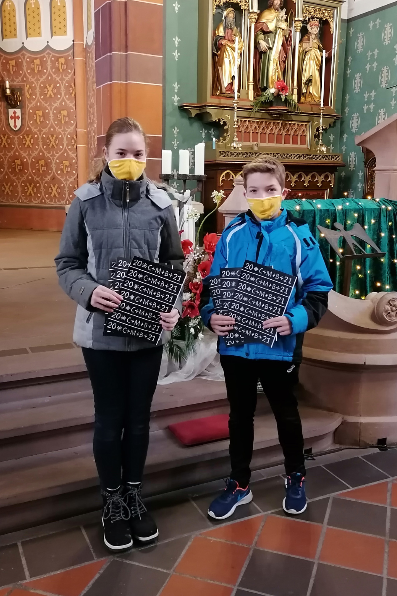 Die Gillenfelder Sternsinger Antonia und Hannes