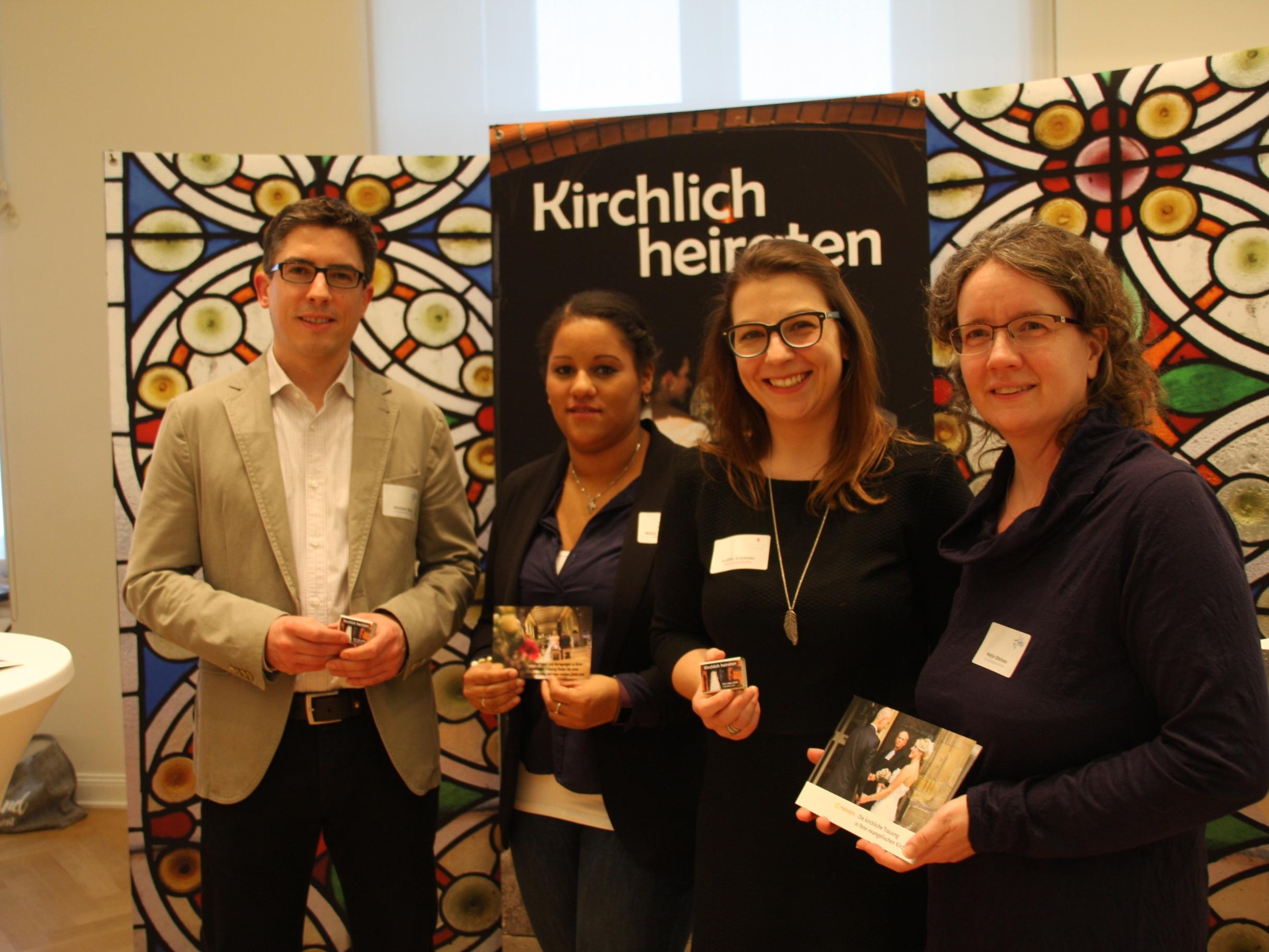 Pfarrer Michael Stoer, Gemeindeassistentin Anna Zimmermann, Pastoralreferentin Judith Klinkner und Pfarrerin Metje Steinau halfen Paaren zur kirchlichen Trauung weiter.