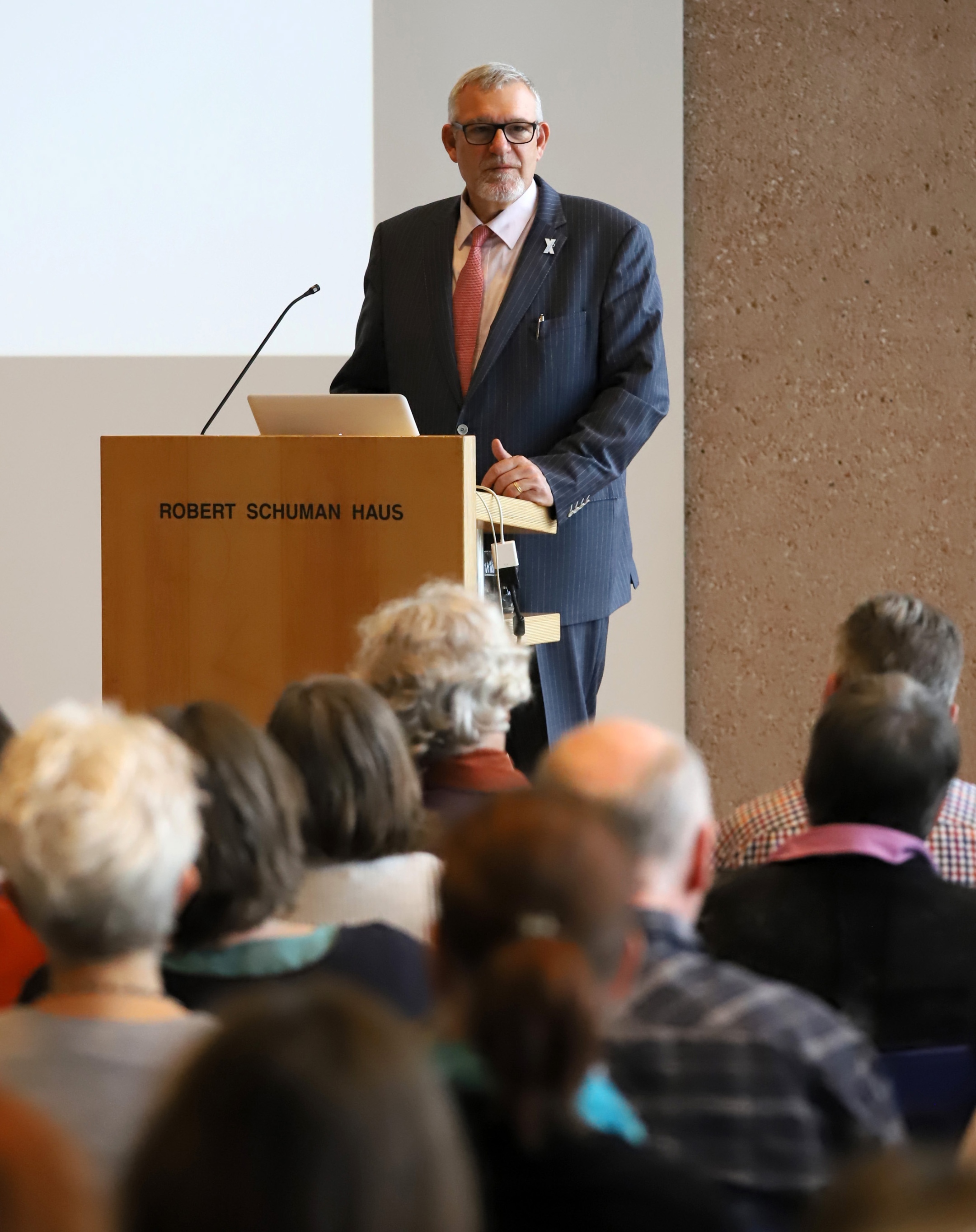 Professor Jörg Michael Fegert