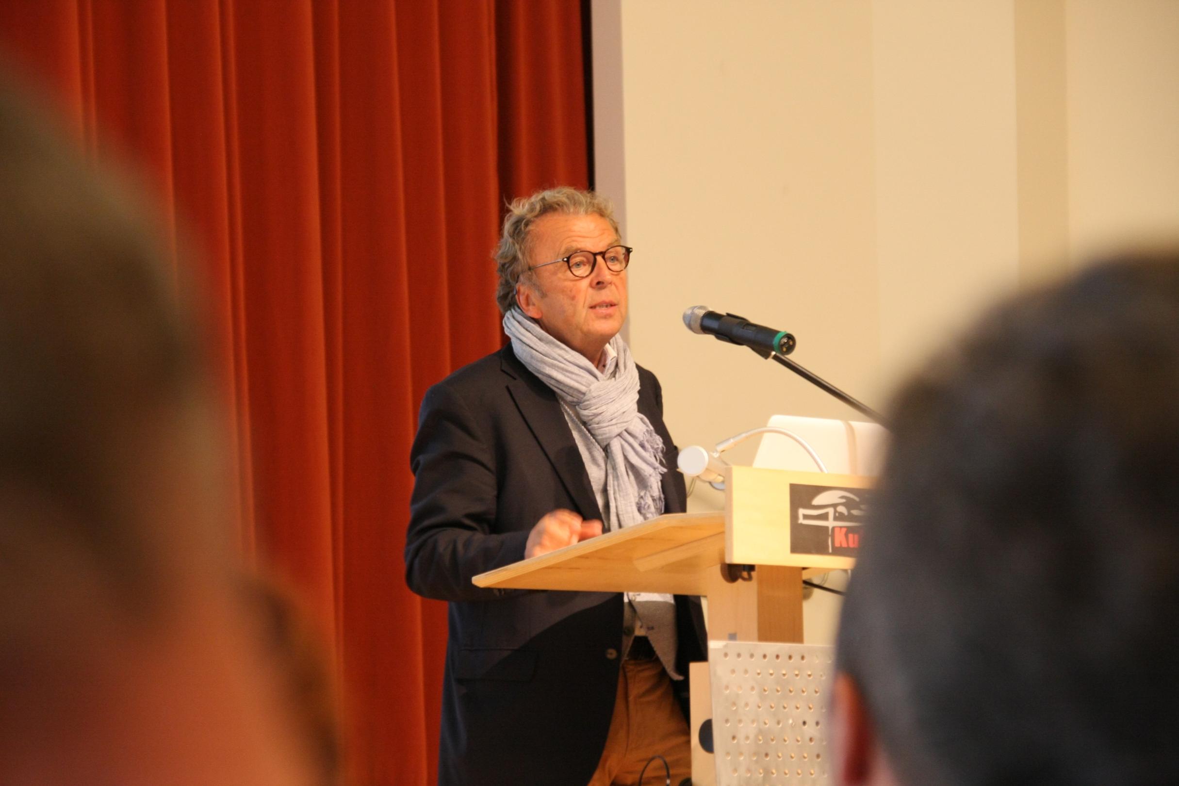 Dr. Andreas Heller