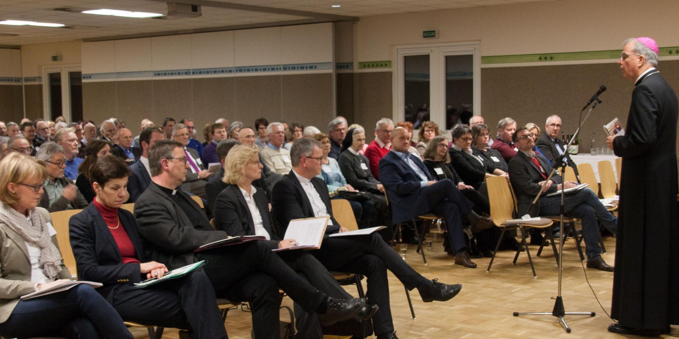 Rund 130 Interessierte kamen zur Infoveranstaltung nach Maria Laach