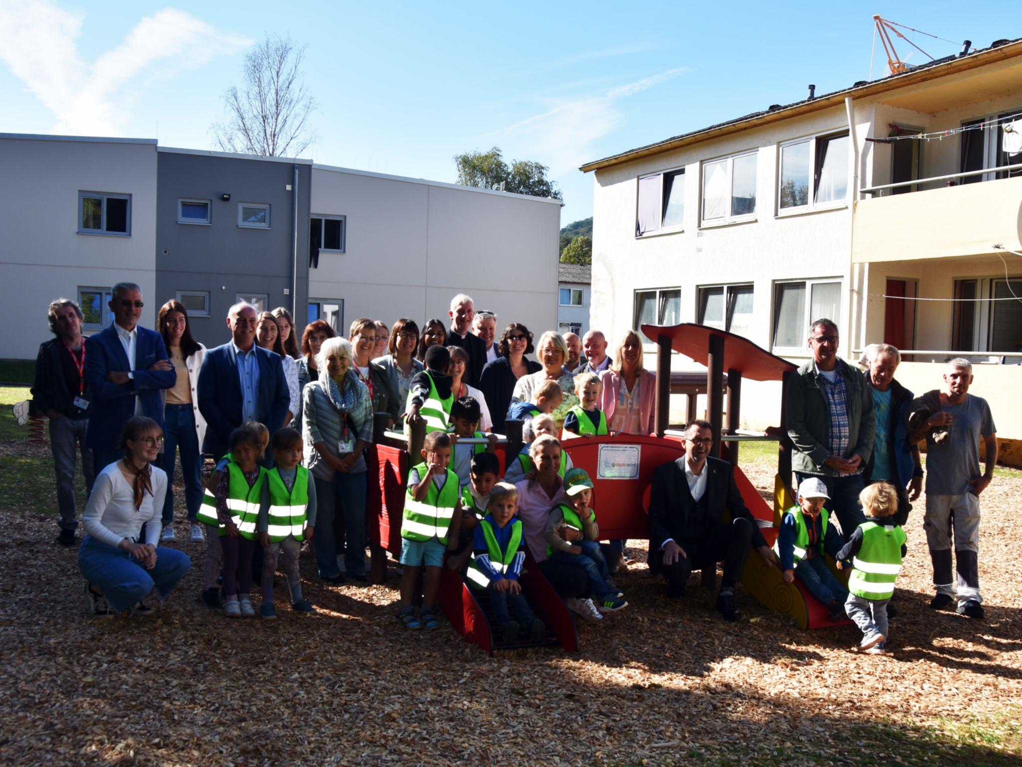 Mit Spendengeldern konnte die Caritas in der Landesaufnahmestelle einen neuen Treffpunkt mit Spielplatz einrichten. Foto: Ute Kirch