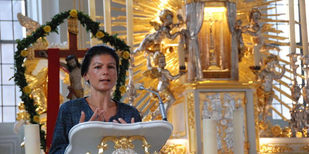 Sahra Wagenknecht bei ihrem Statement in der Basilika St. Johann