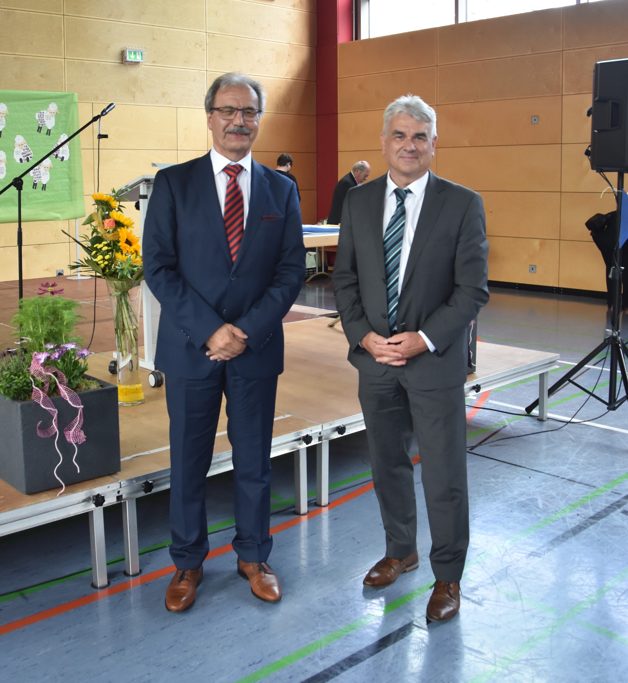 Walter Meiser und Albrecht Adam, Leiter der Abteilung Schule und Hochschule des Bischöflichen Generalvikariats Foto: Ute Kirch/Bistum Trier