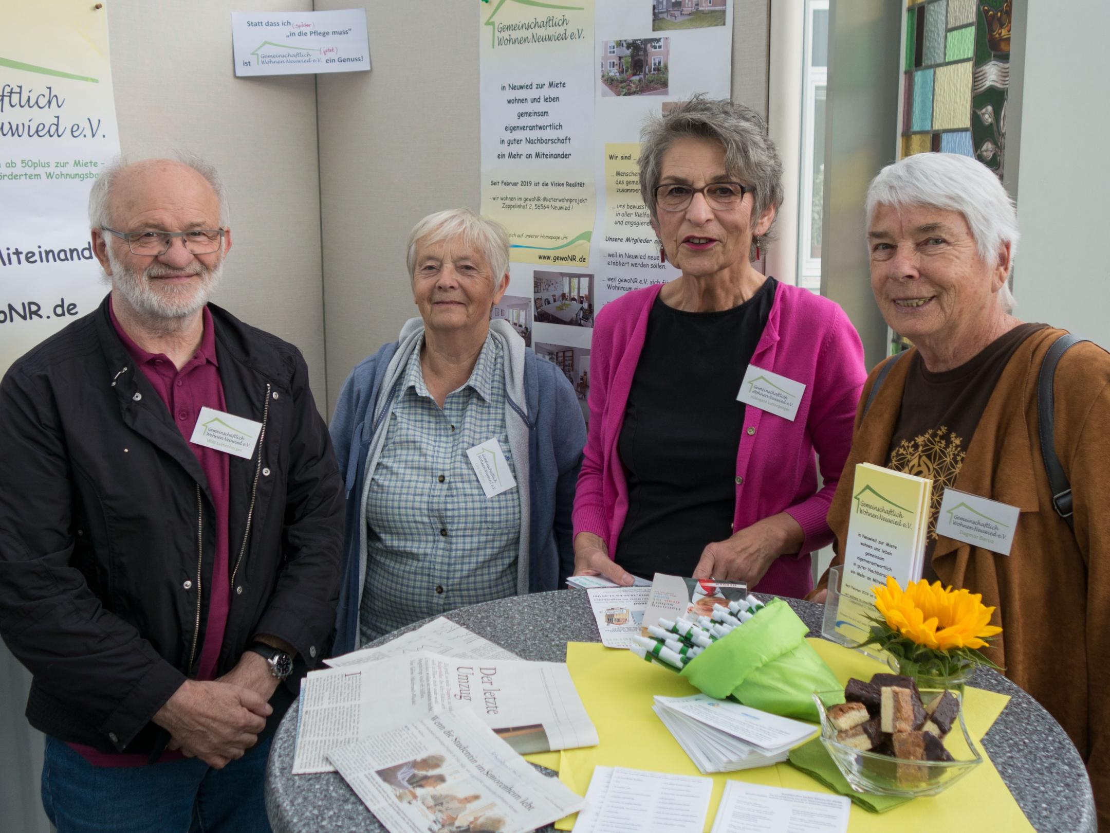 Willi Luttenberger, Ute Steffen, Hildegard Luttenberger und Dagmar Barua von „Gemeinschaftlich Wohnen Neuwied“.