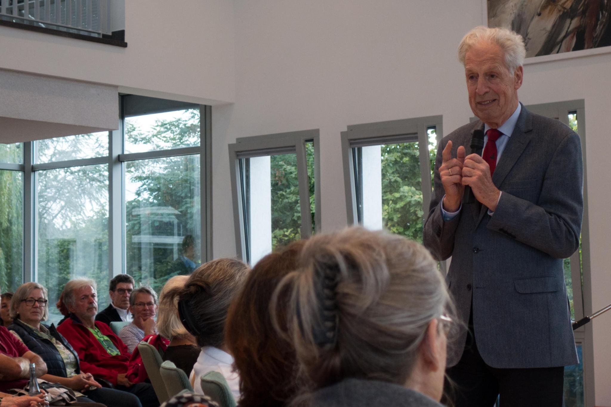 Dr. Henning Scherf berichtet aus seinem Alltag.