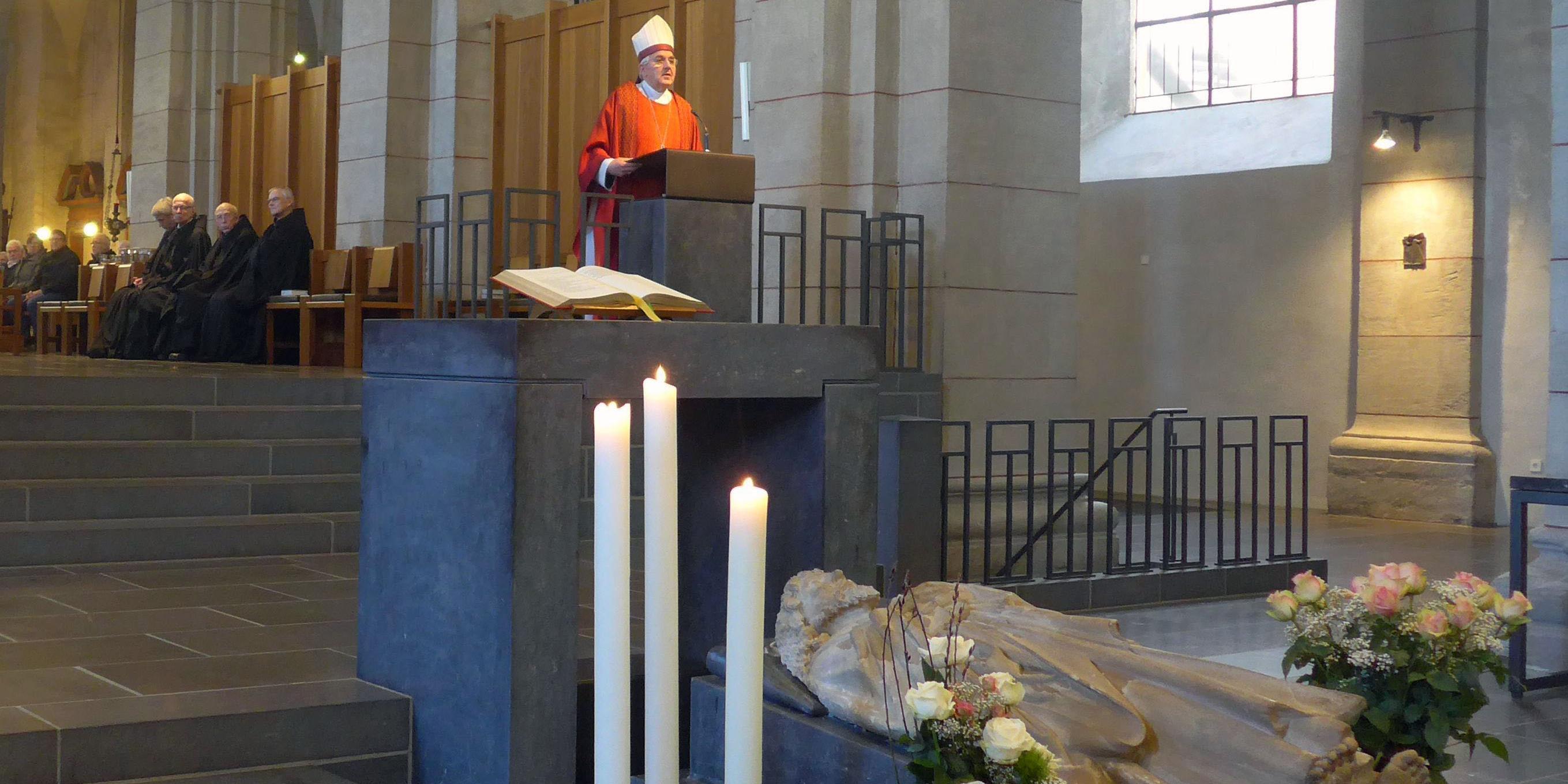 Weihbischof Gebert predigt in der Benediktinerabtei St. Matthias