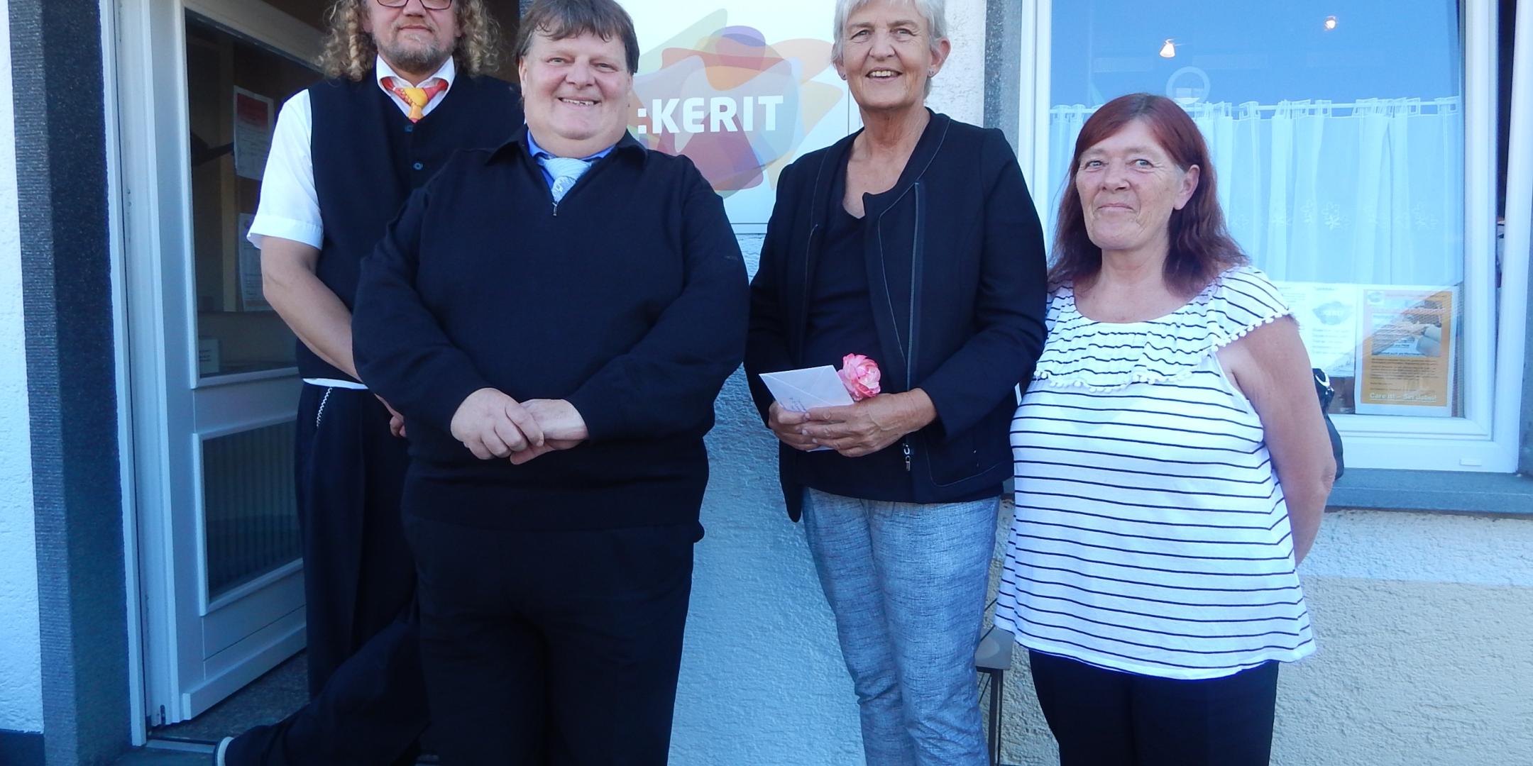 Das Orga-Team vor dem Gebäude in der Ahrweiler Schülzchenstraße 11 von links: Arl-Peter Gerigk, Josef Pratzner, Marion Eisler, Minna Bildhoff