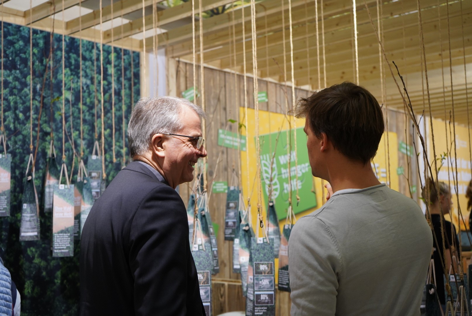 Peters im Gespräch mit jungen Engagierten der KLJB