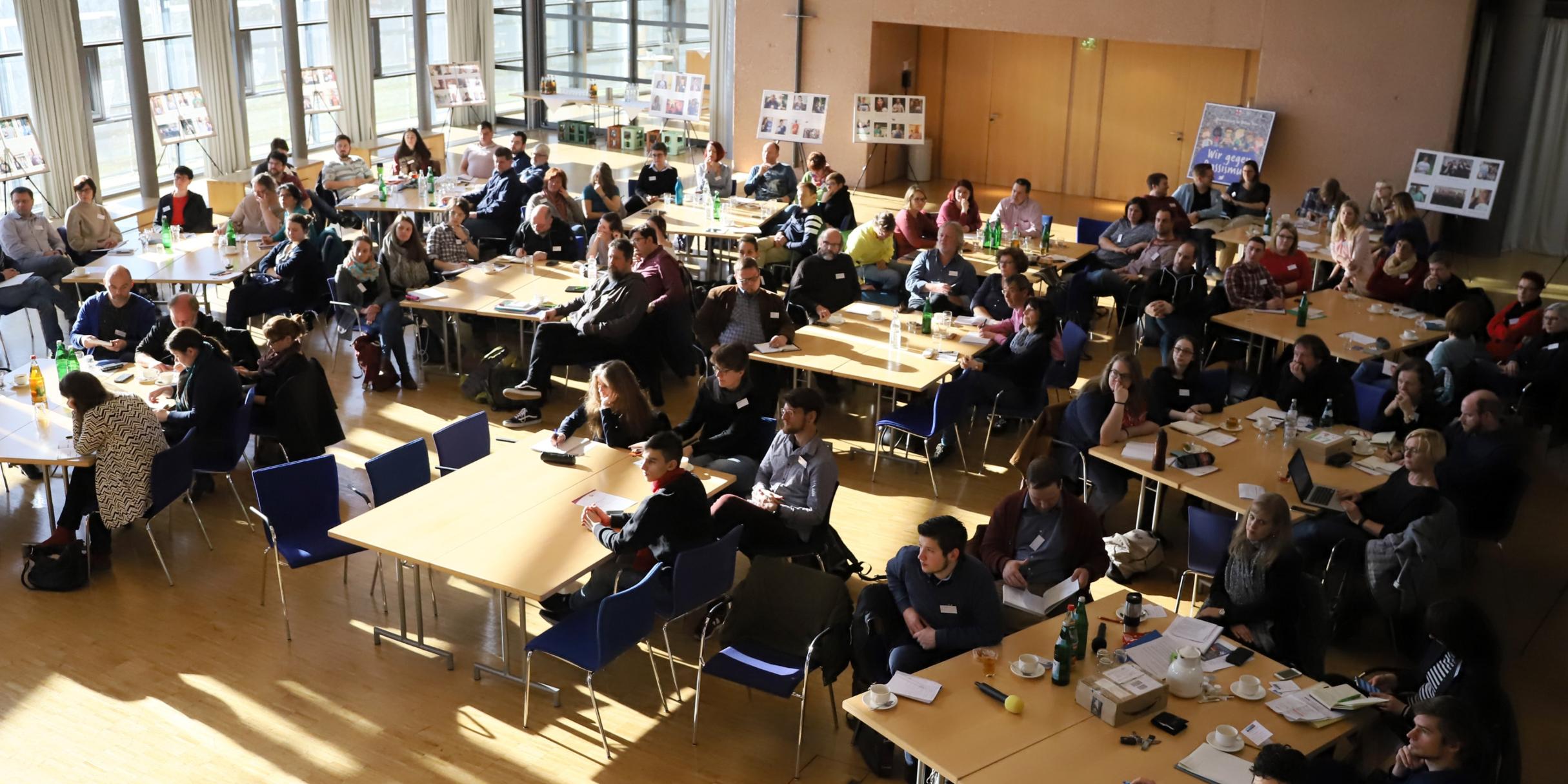 Über 90 Teilnehmerinnen und Teilnehmer nahmen an der Tagung teil.