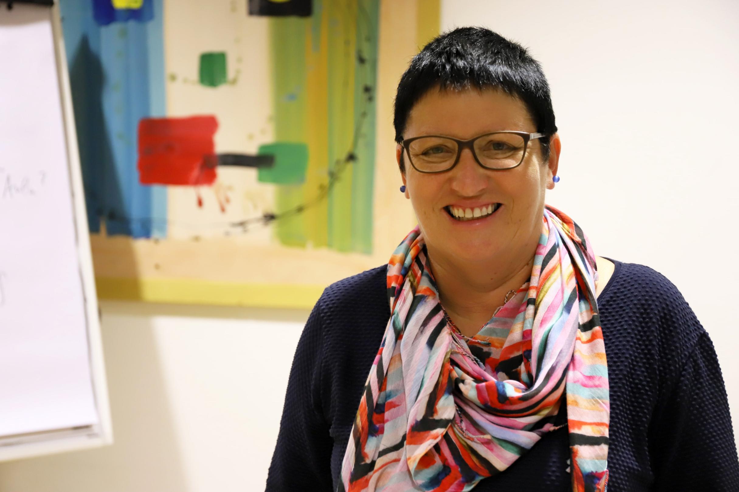 Mechthild Kuhn ist seit 39 Jahren Erzieherin und leitet die Kita Niederprüm. Kidnern christliche Werte und Traditionen mitgeben, die ihnen Halt im Leben geben können - das ist ihr wichtig.