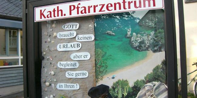 Der Schaukasten einer Kirchengemeinde.