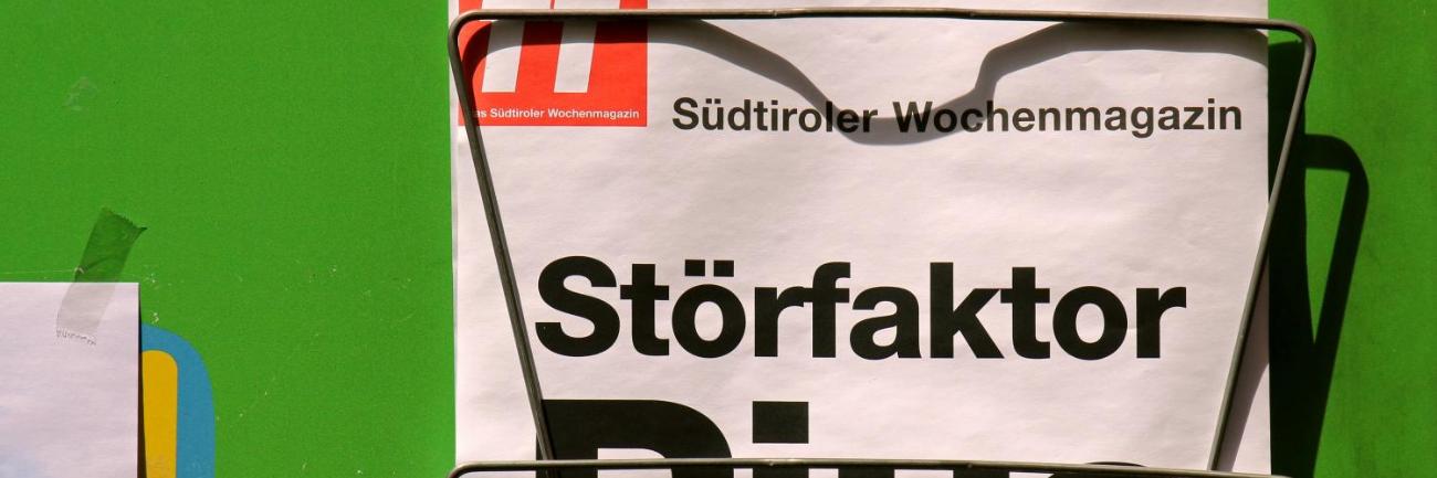 stoerfaktor_ii_by_peter_weidemann_pfarrbriefservice (c) Bild: Peter Weidemann In: Pfarrbriefservice.de Eine Tageszeitung in einem Warenkorb