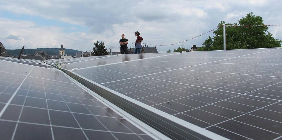 Photovoltaikanlage auf dem Dach des Angela-Merici-Gymnasiums Trier