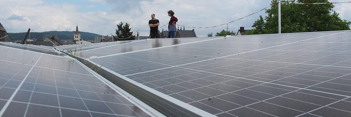 Photovoltaikanlage auf dem Dach des Angela-Merici-Gymnasiums Trier