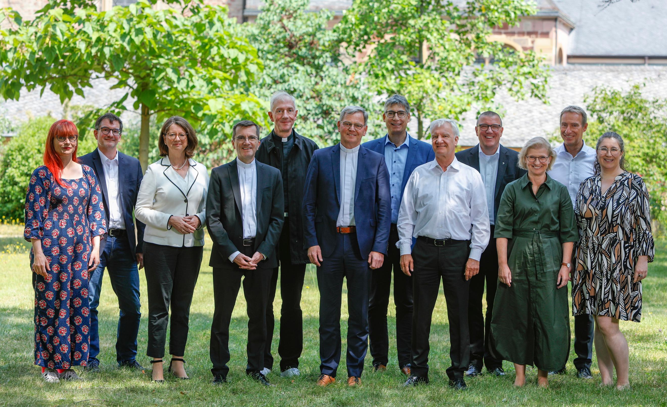 v.l.n.r.: Blandine Zander, Christian Heckmann, Mechthild Schabo, Ottmar Dillenburg, Benedikt Welter, Dr. Ulrich Graf v. Plettenberg, Manfred Wagner, Andreas Trogsch, Matthias Struth, Andrea Gerards, Matthias Müller, Judith Rupp.