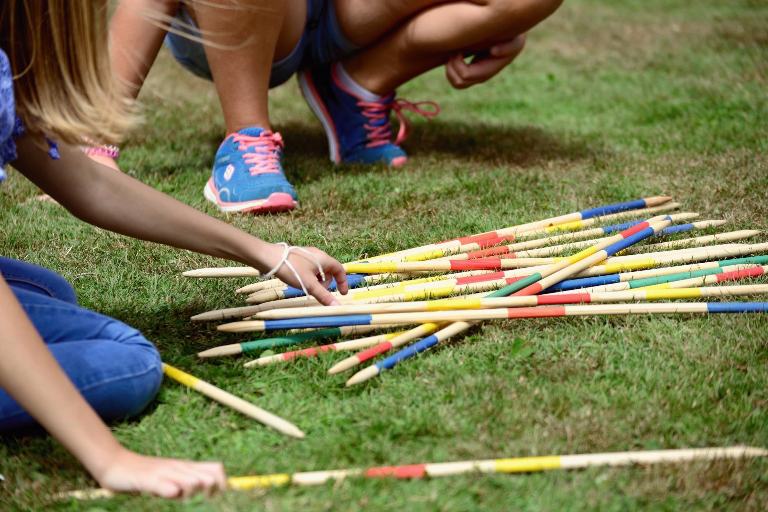 mikado_wooden-sticks-6163672_by_congerdesign_pfarrbriefservice