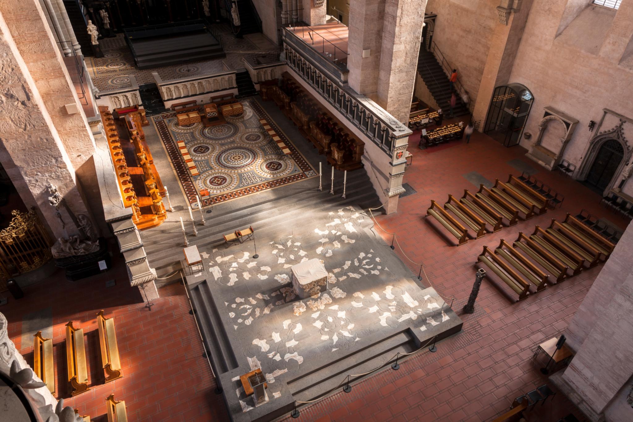 Altarinsel von der Orgel aus fotografiert